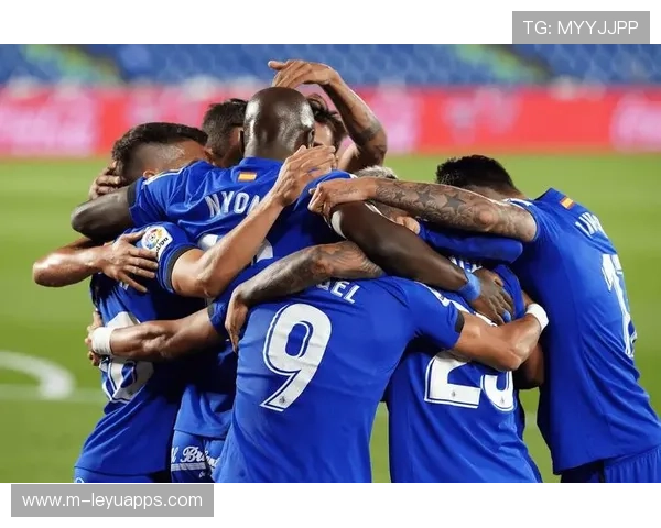 定位球对策：巴伦西亚限制传中法