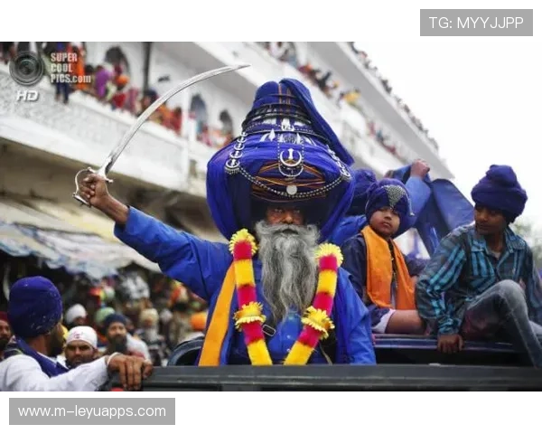 摔跤选手家乡庆祝游行,市民自豪感飙升 摔跤选手家乡庆祝游行,市民自豪感飙升