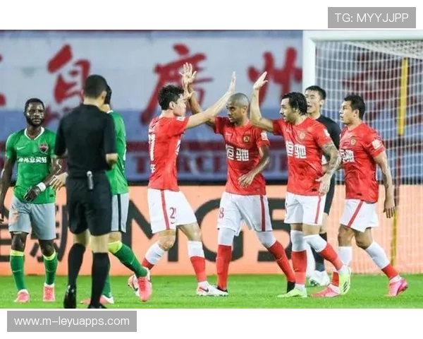 球队在赛季中期通过技战术调整提高效率，球队战术打法