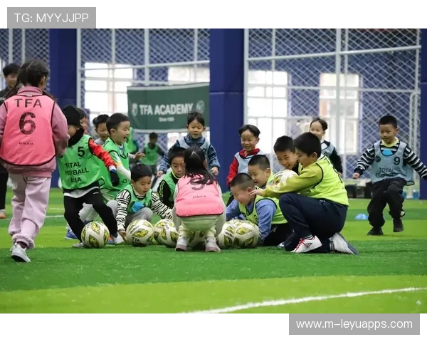 足球青训是否应引入家庭参与机制，足球青训是否应引入家庭参与机制呢