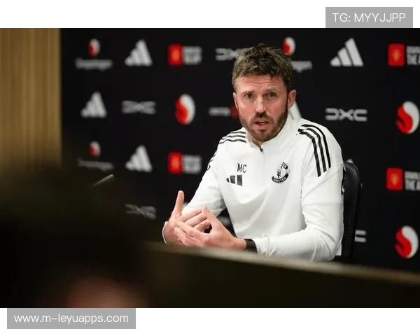 曼联目标明确,卡里克参与战术决策,冲击欧冠四强,卡卡曼联 曼联目标明确,卡里克参与战术决策,冲击欧冠四强,卡卡曼联